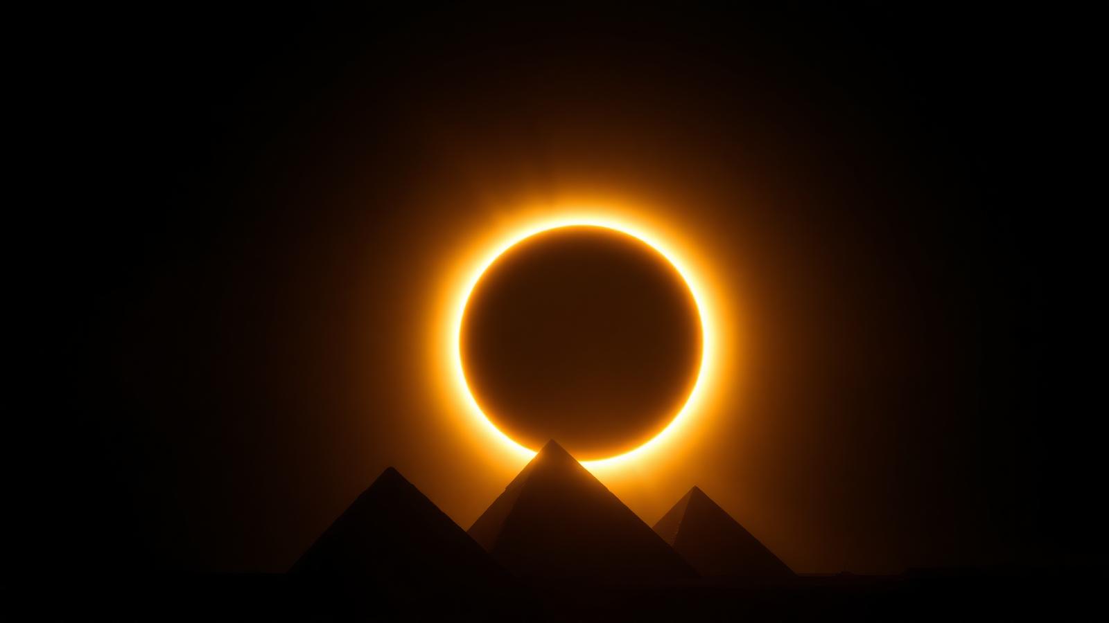 Diamond ring over Giza